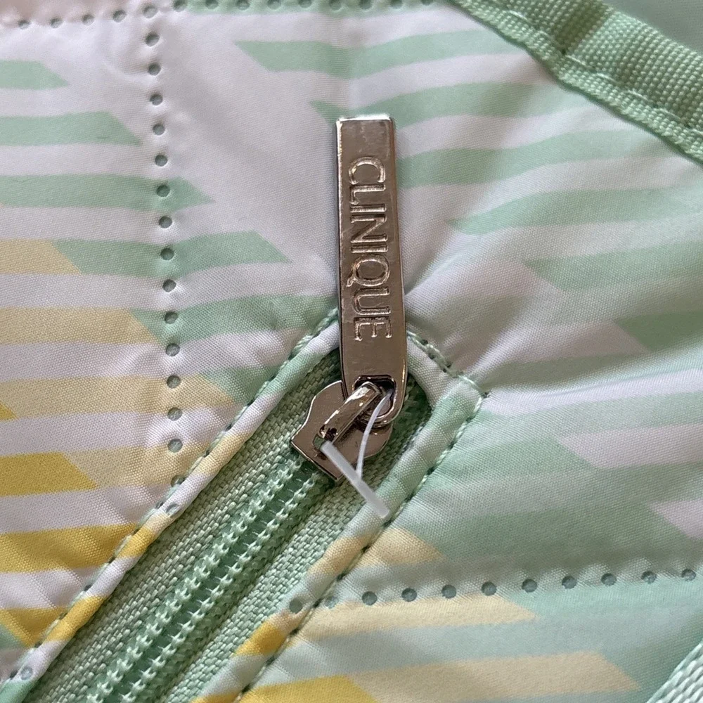 Clinique Limited Edition Green Quilted Picnic Blanket Packable 49x46